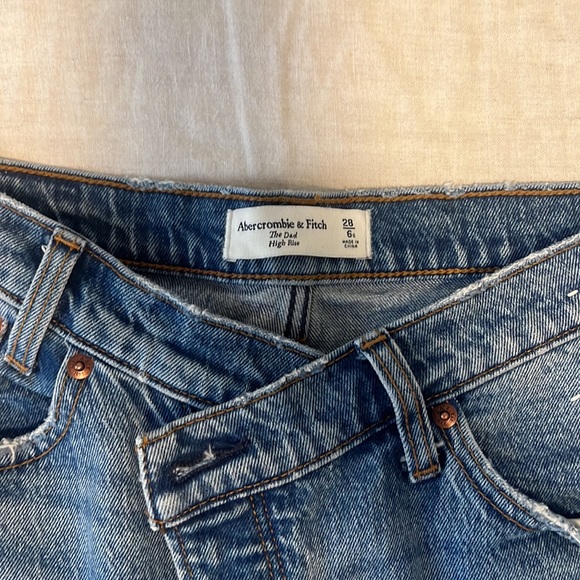 Abercrombie & Fitch The Dad High Rise jeans size 6s - Picture 3 of 4